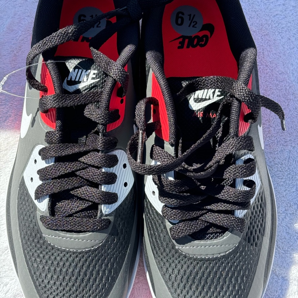 Nike Air Max Black and Red Shoes - Picture 2 of 9
